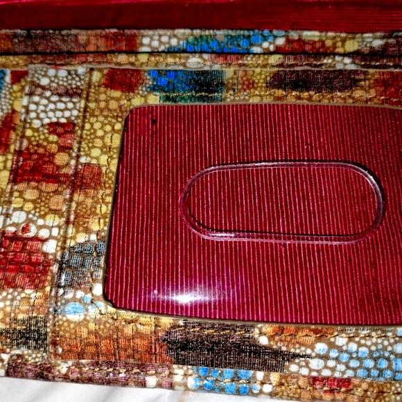 Authentic HOBO Jill large trifold printed leather - Picture 8 of 12